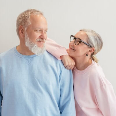 couple pondering what to do in chicago